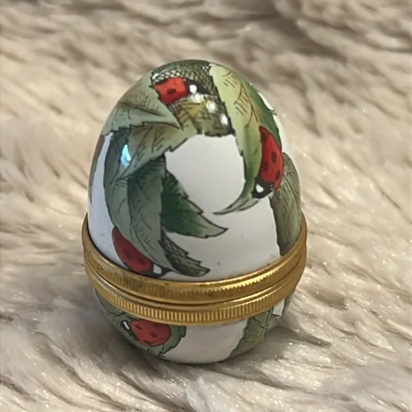 HALCYON Lady Bug Mini Egg Trinket - Picture 4 of 9